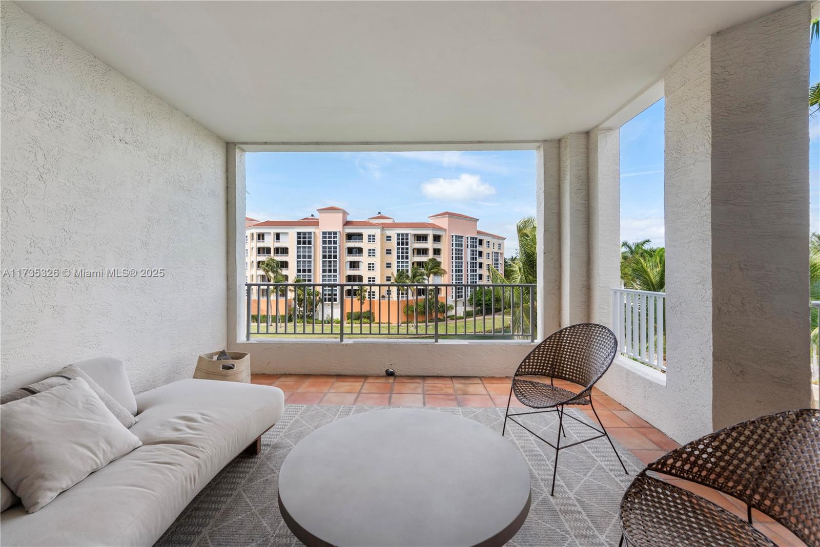 705 Crandon Blvd # 405