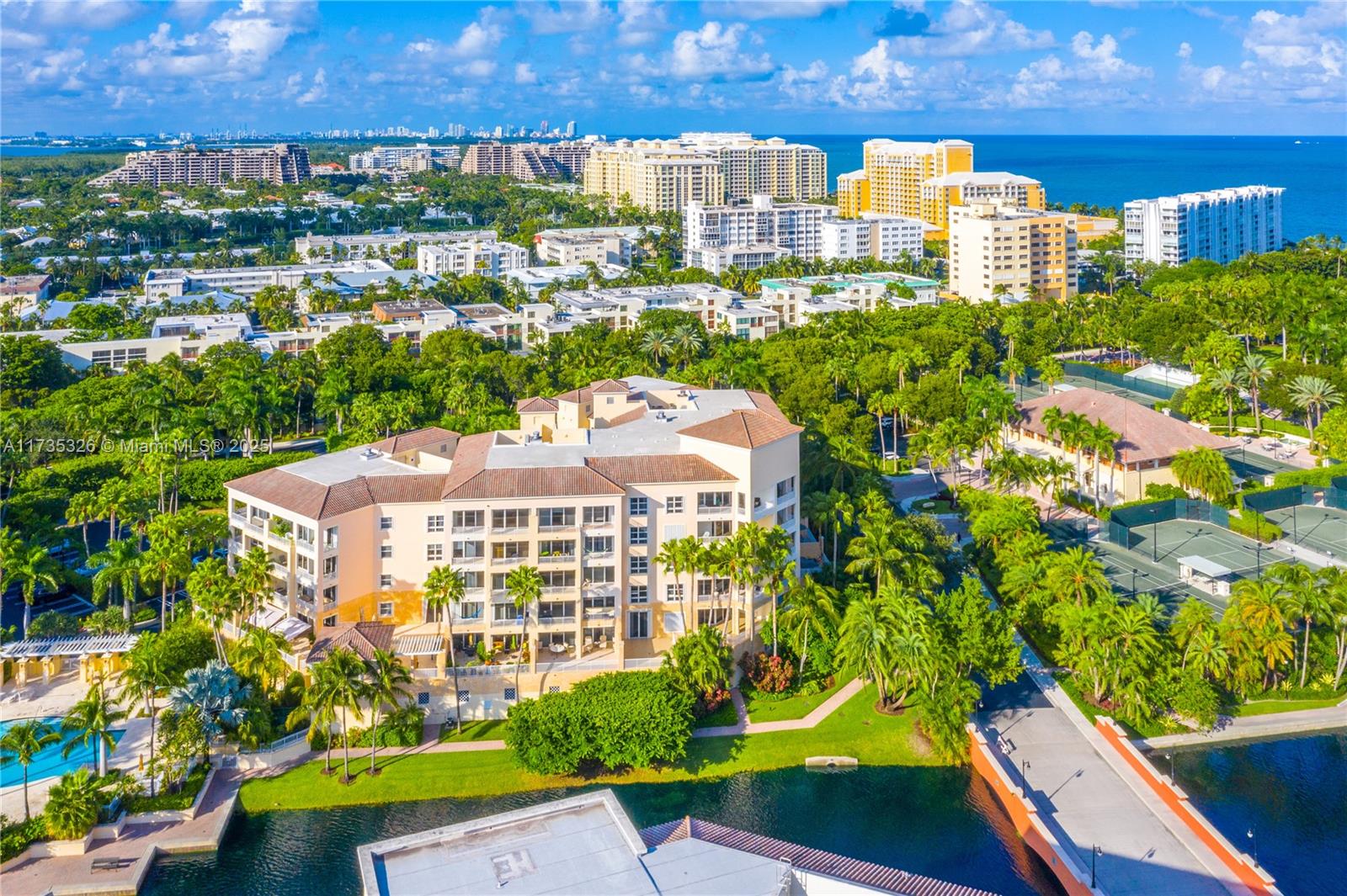 705 Crandon Blvd # 405