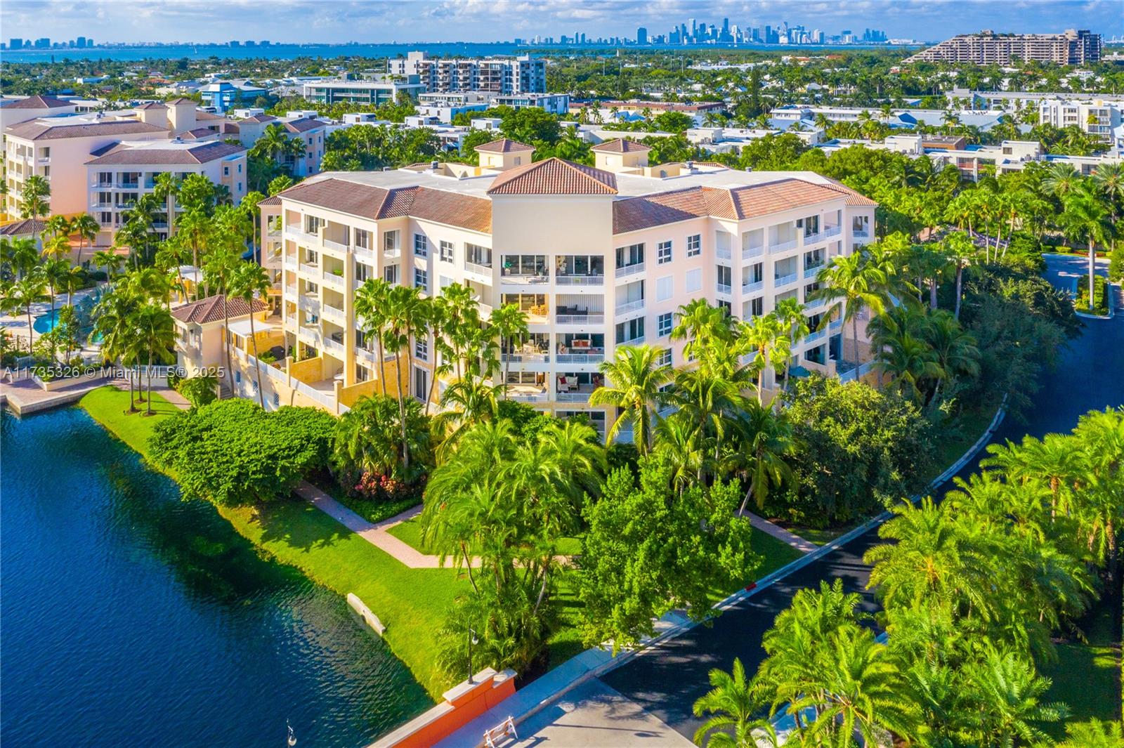 705 Crandon Blvd # 405