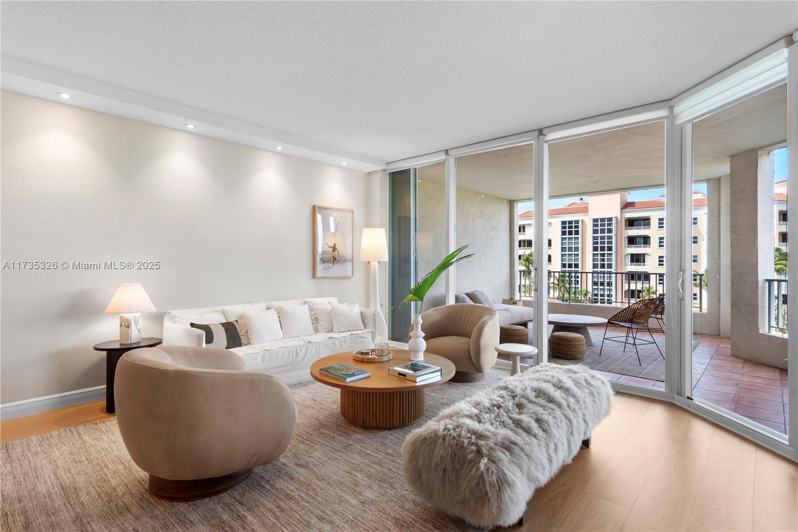 705 Crandon Blvd # 405
