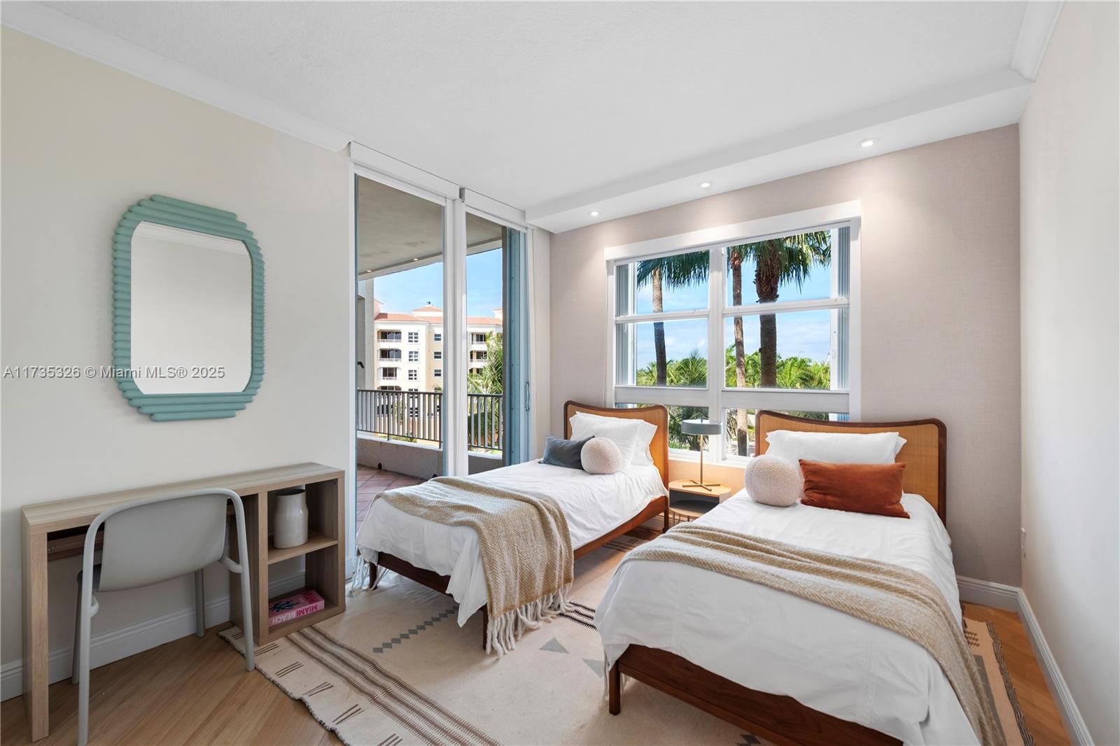 705 Crandon Blvd # 405