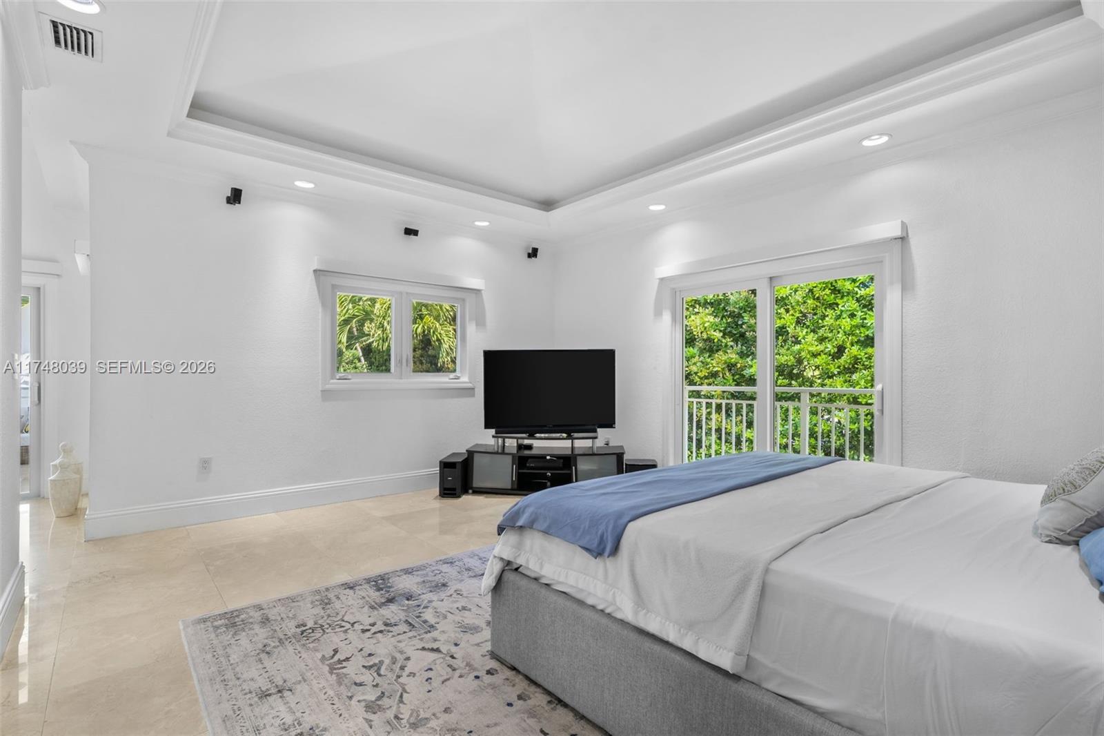 6 Coconut Ln