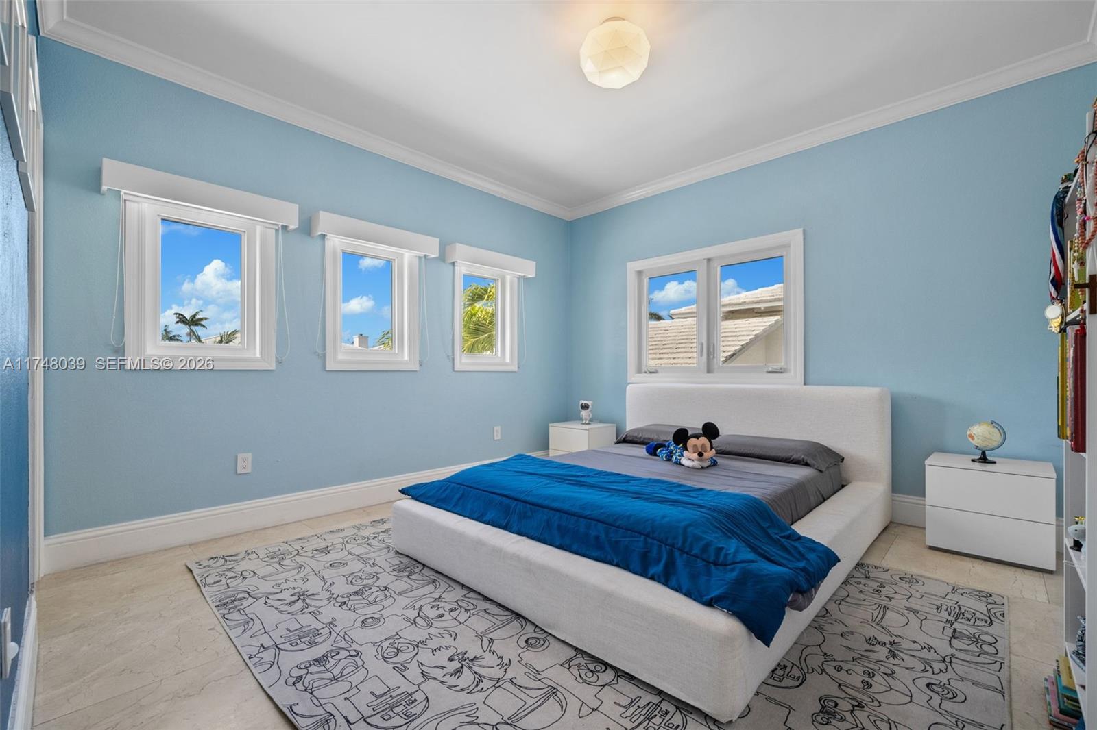 6 Coconut Ln