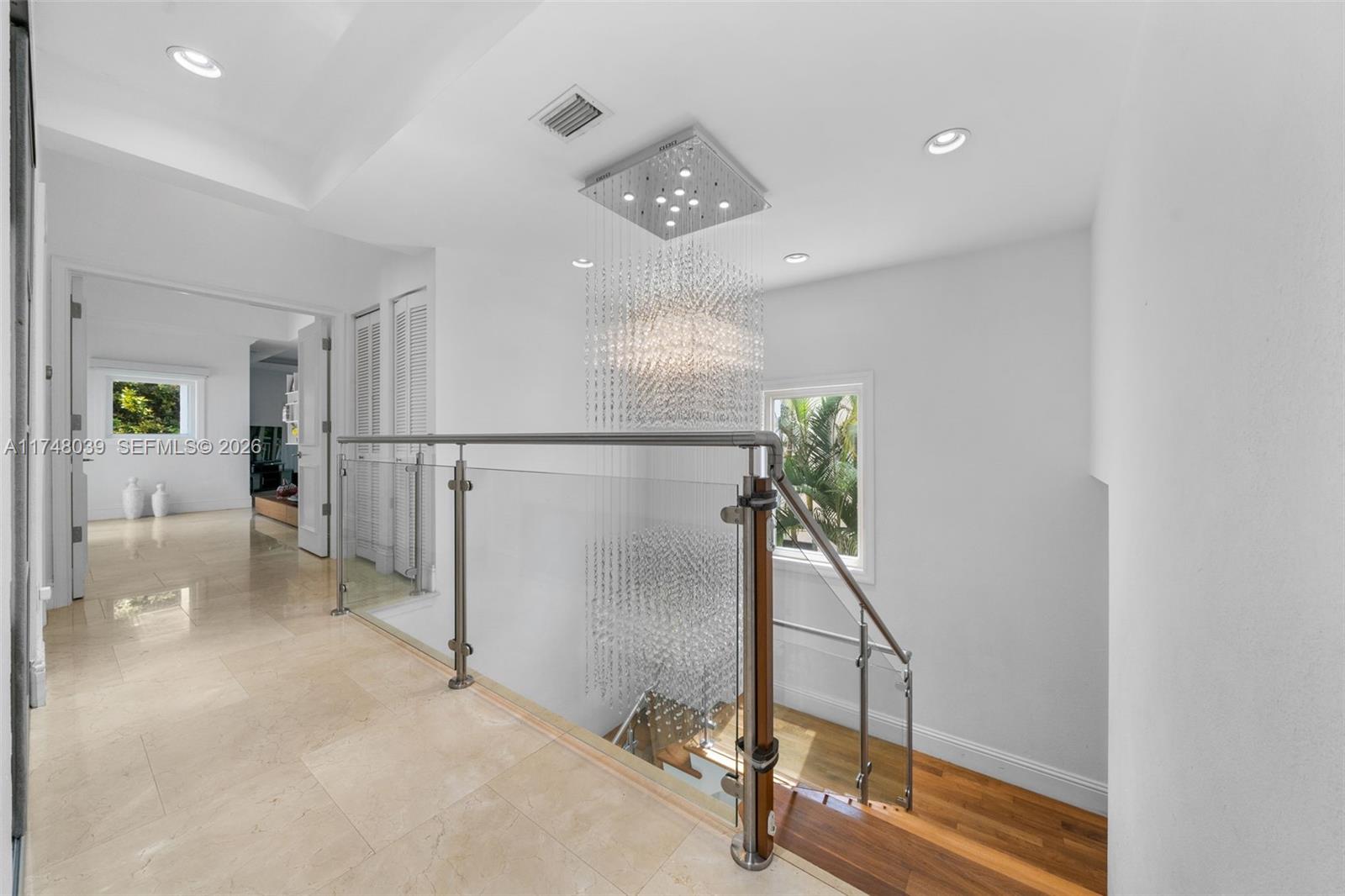 6 Coconut Ln