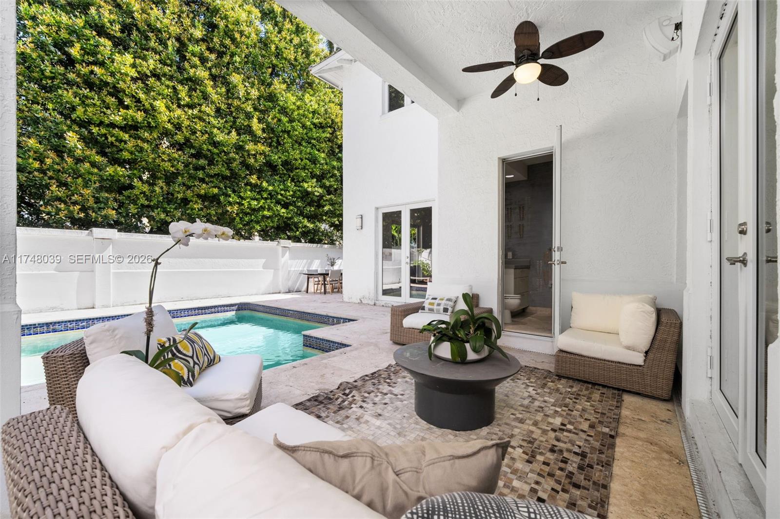 6 Coconut Ln
