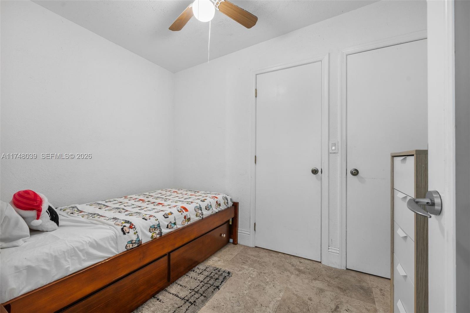 6 Coconut Ln