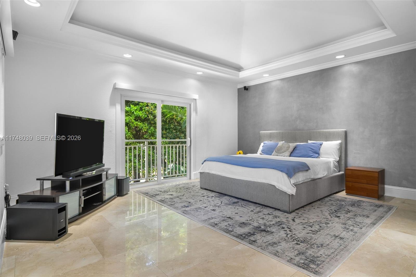 6 Coconut Ln