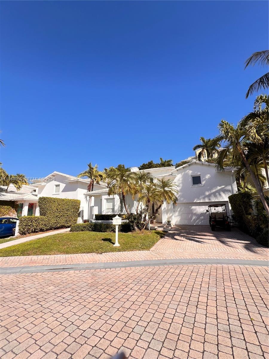 6 Coconut Ln