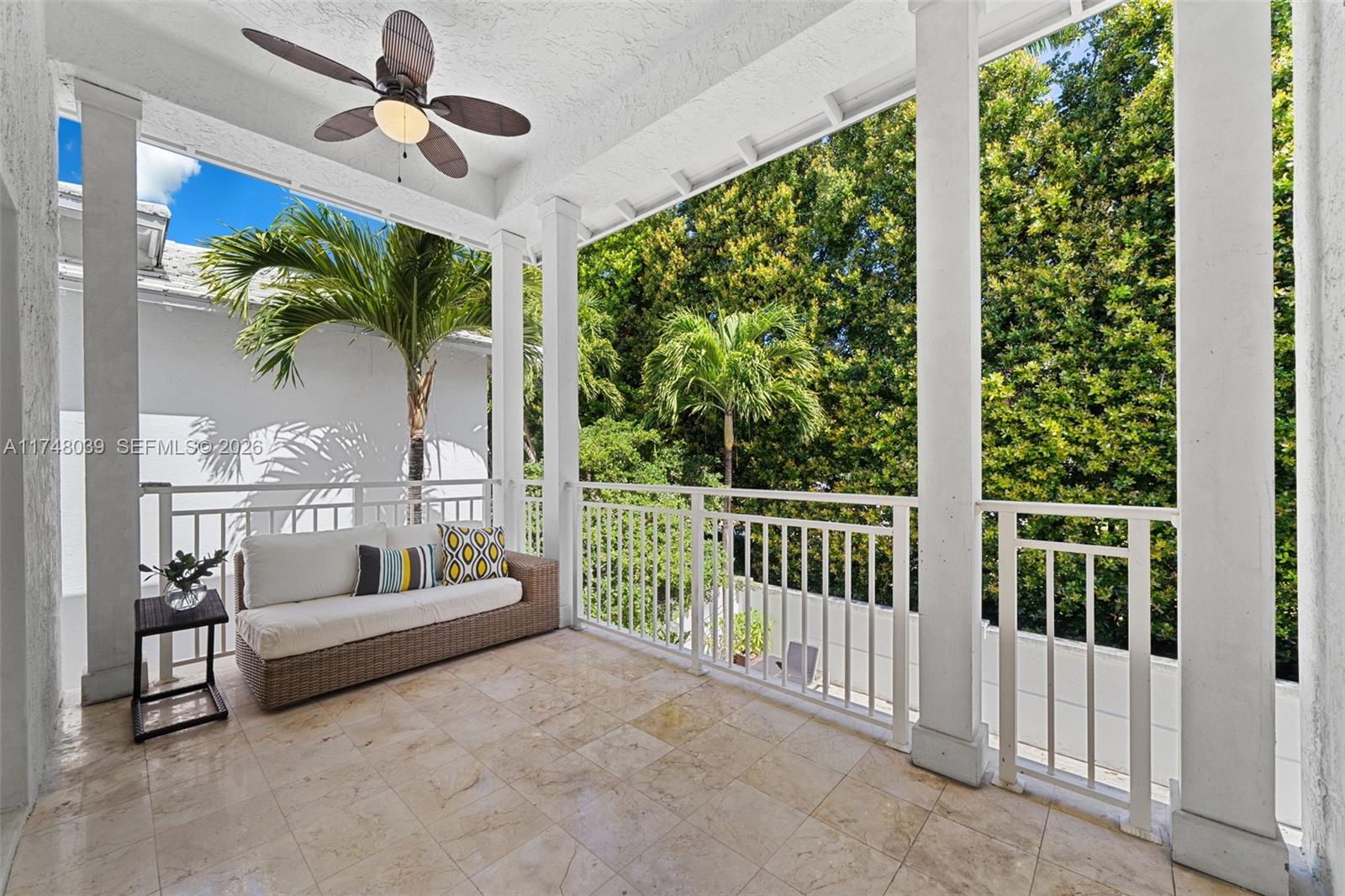 6 Coconut Ln