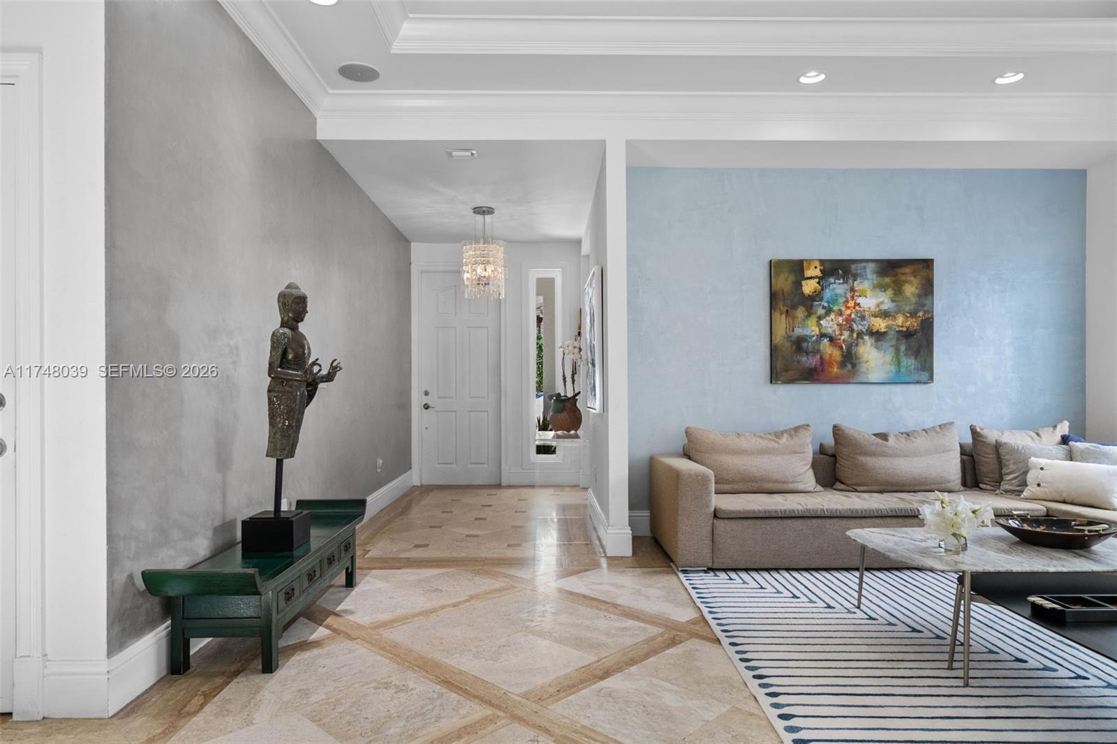 6 Coconut Ln