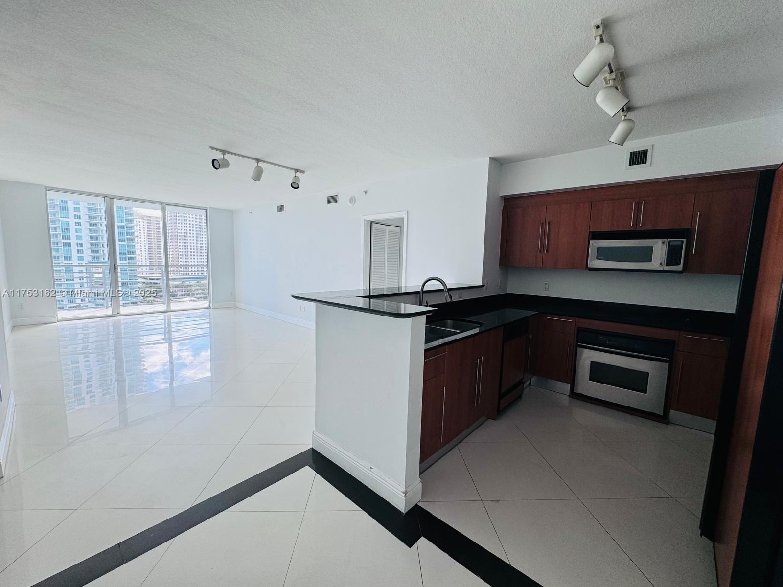 335 S Biscayne Blvd # 1501