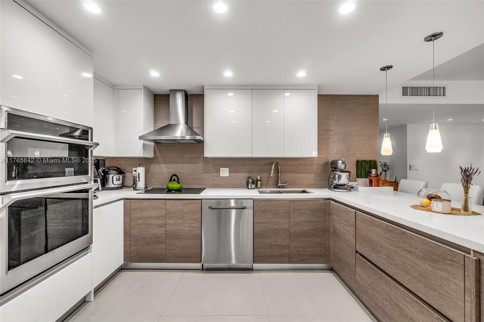 161 Crandon Blvd # 113