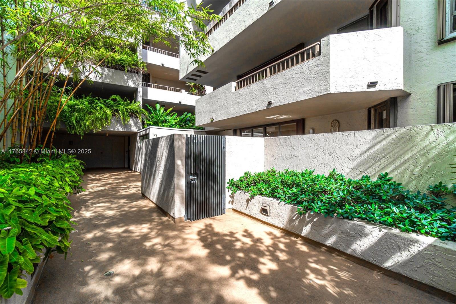 161 Crandon Blvd # 113