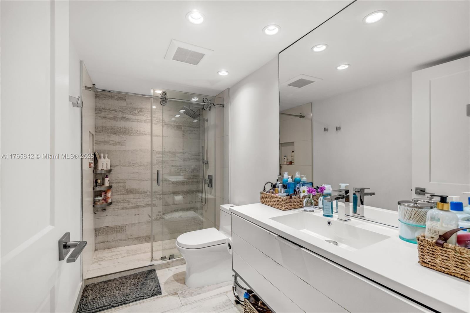 161 Crandon Blvd # 113