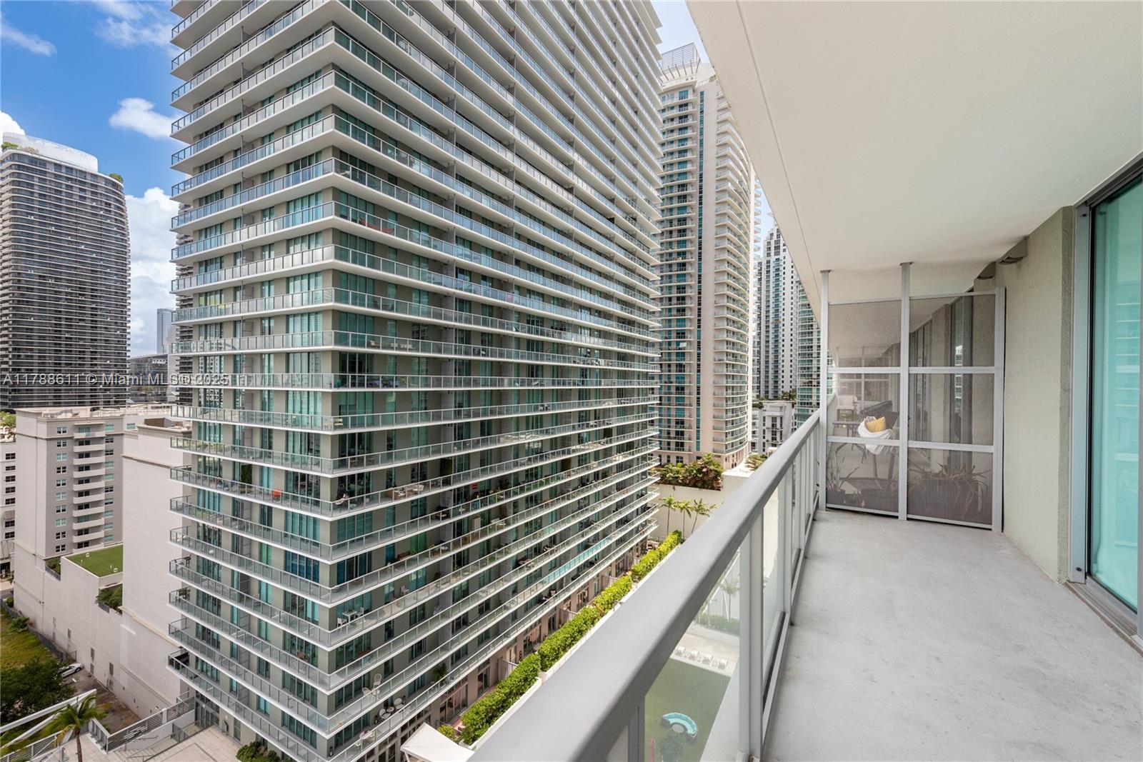 79 SW 12th St Unit: 2011-S