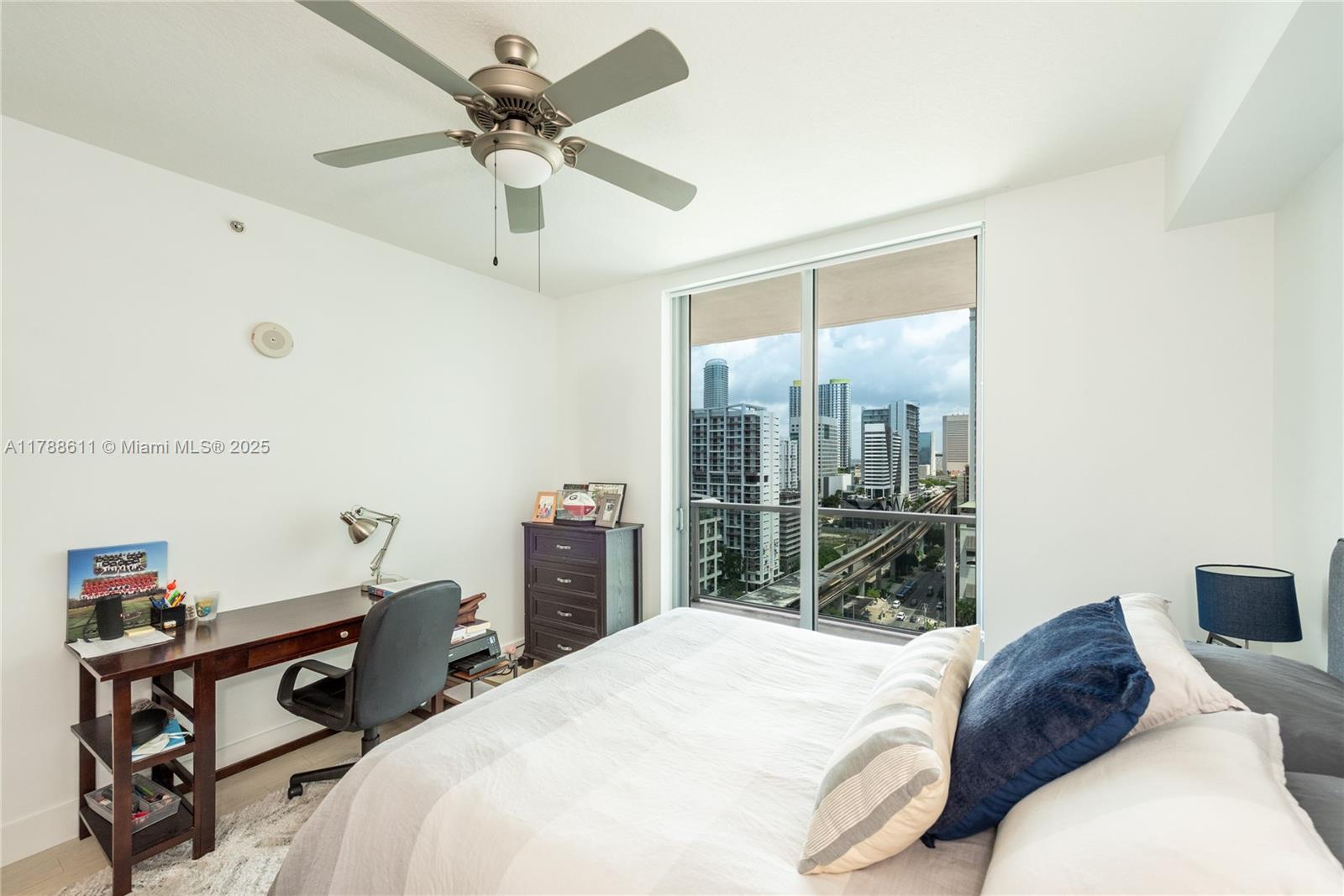 79 SW 12th St Unit: 2011-S