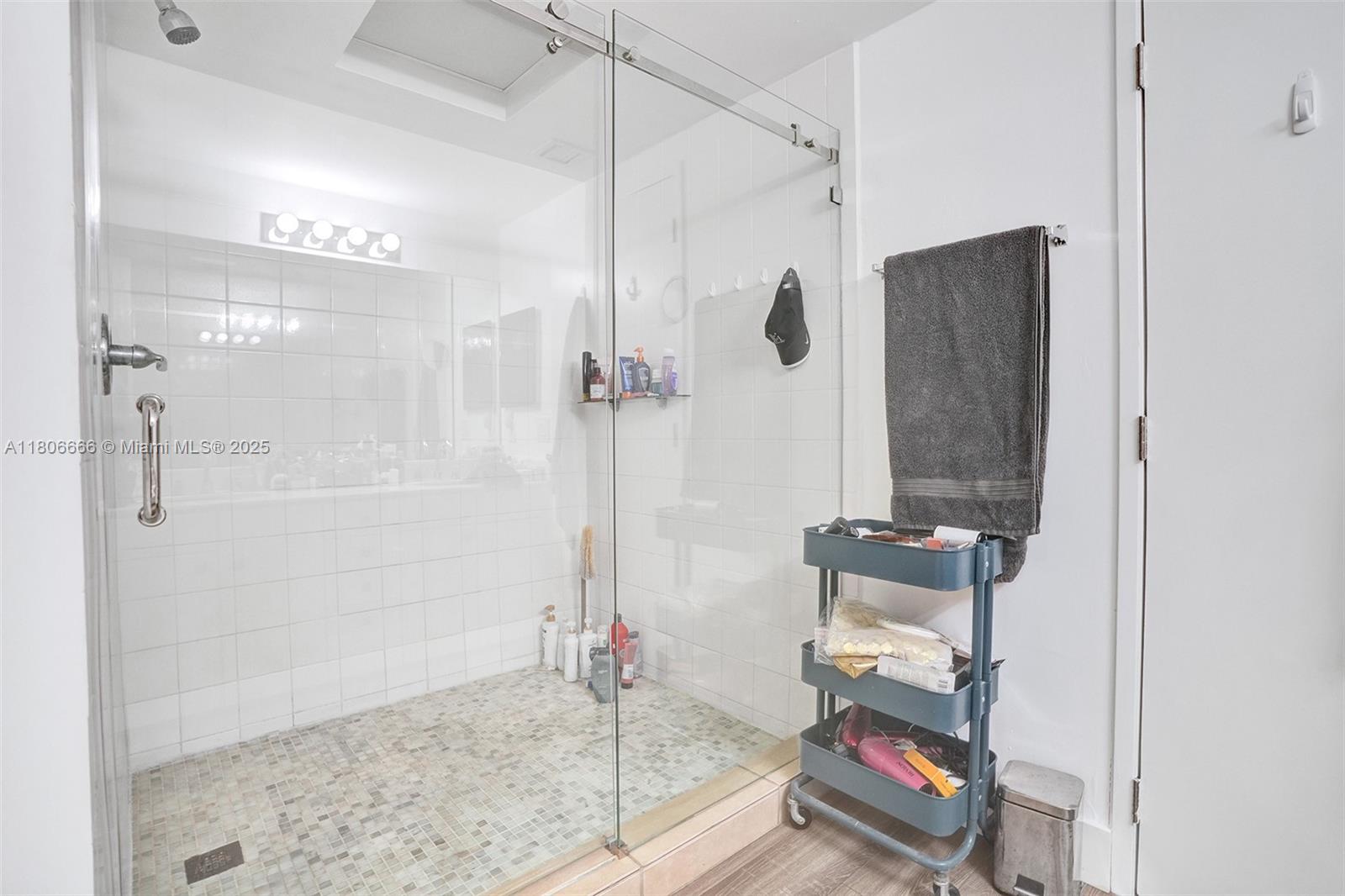 161 Crandon Blvd # 325