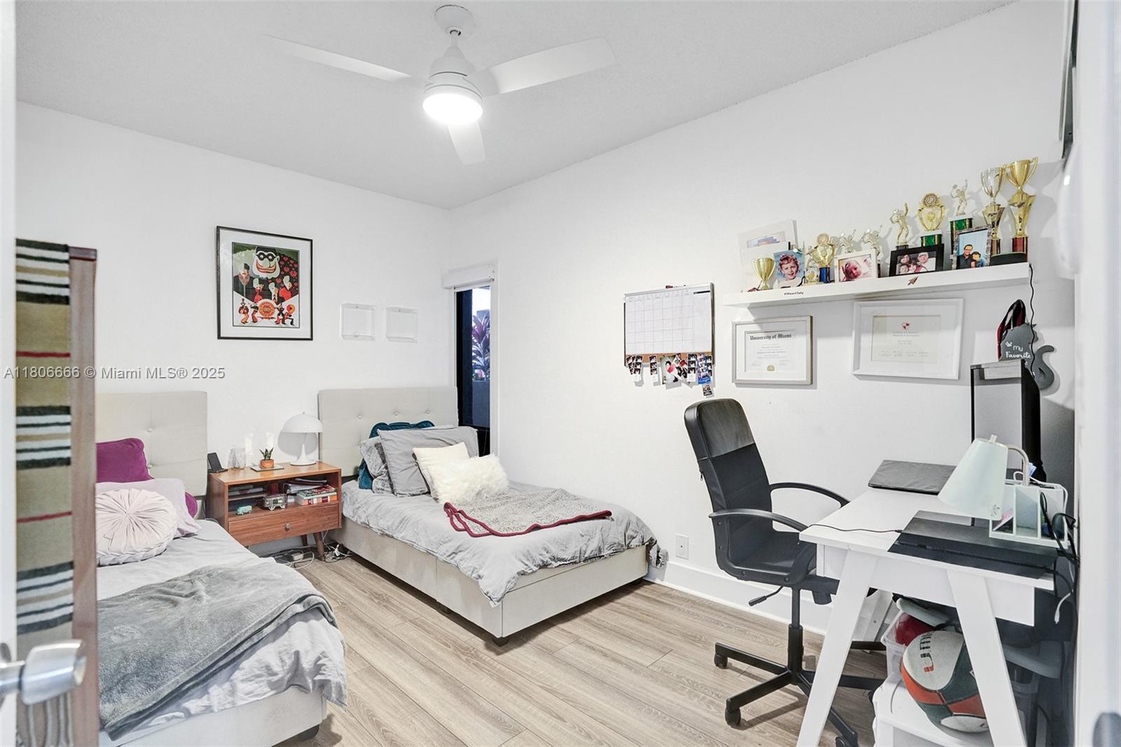 161 Crandon Blvd # 325