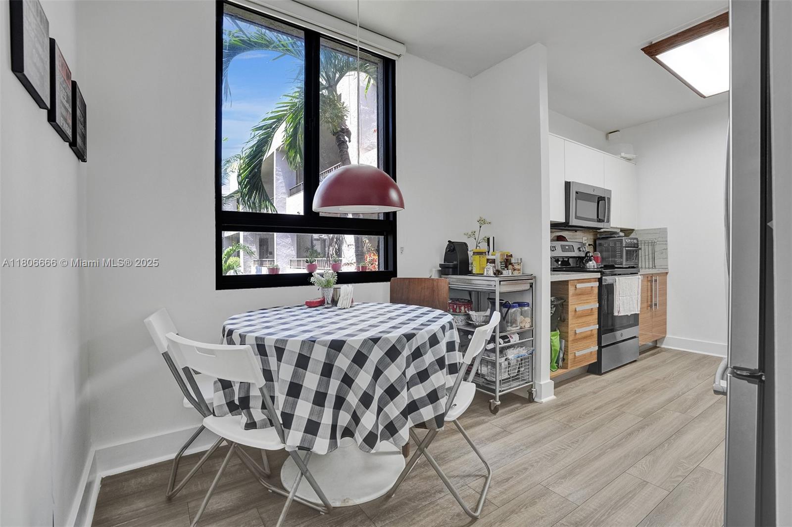 161 Crandon Blvd # 325