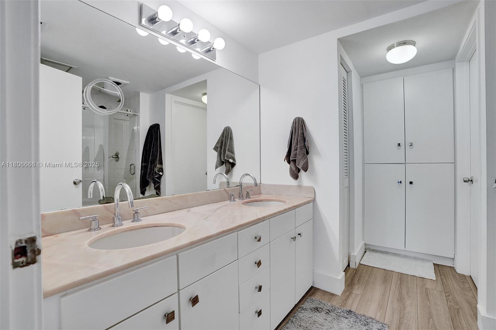 161 Crandon Blvd # 325