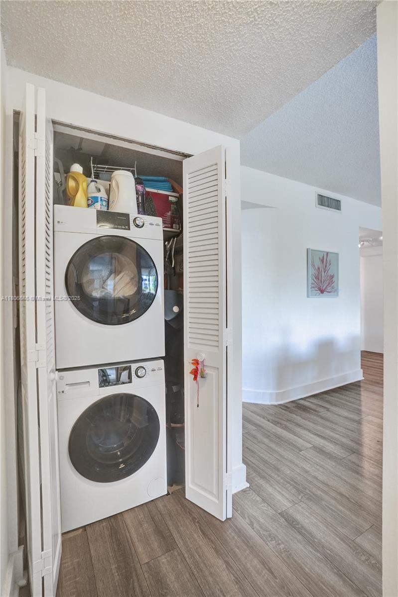 161 Crandon Blvd # 325