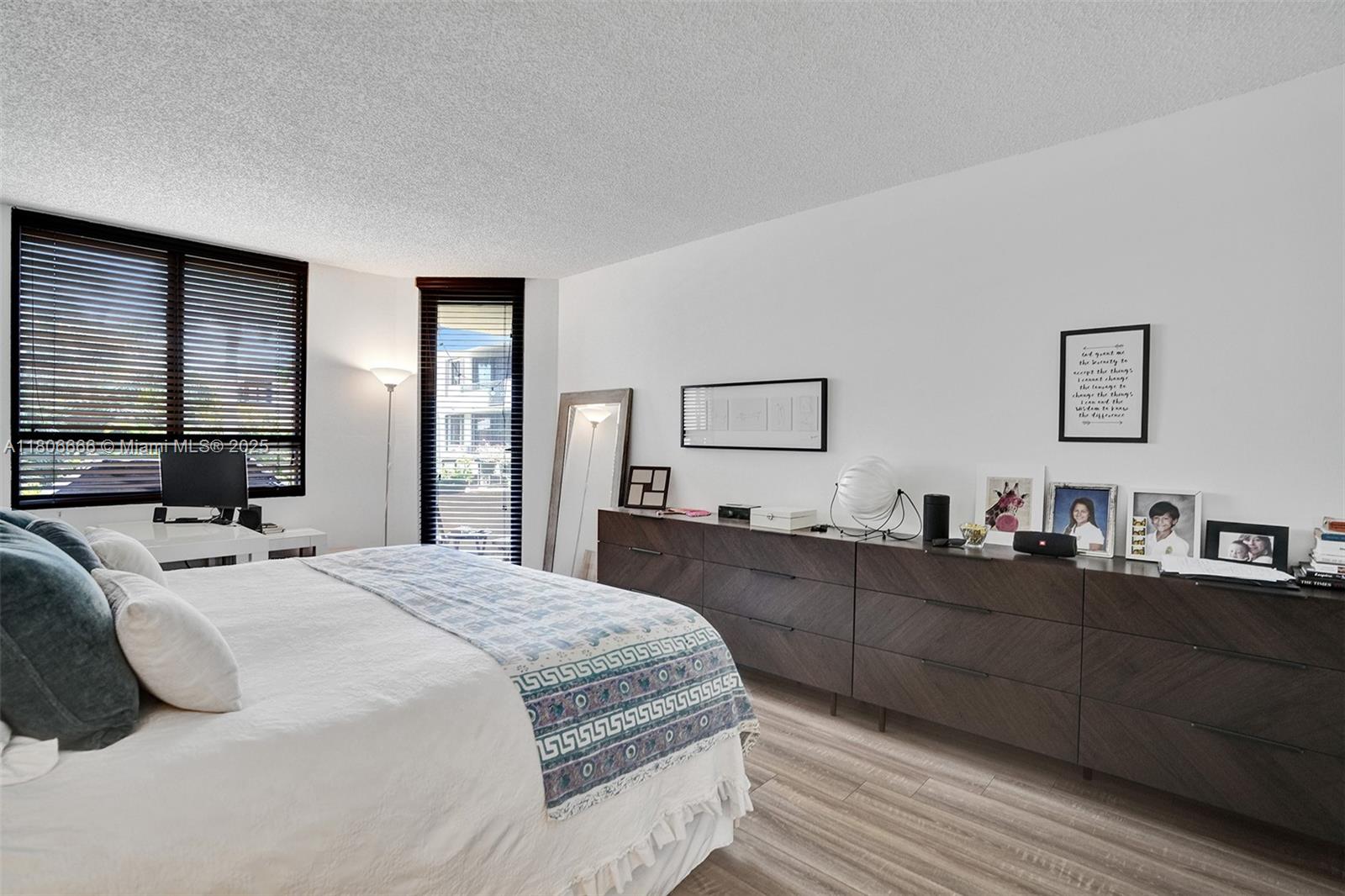 161 Crandon Blvd # 325