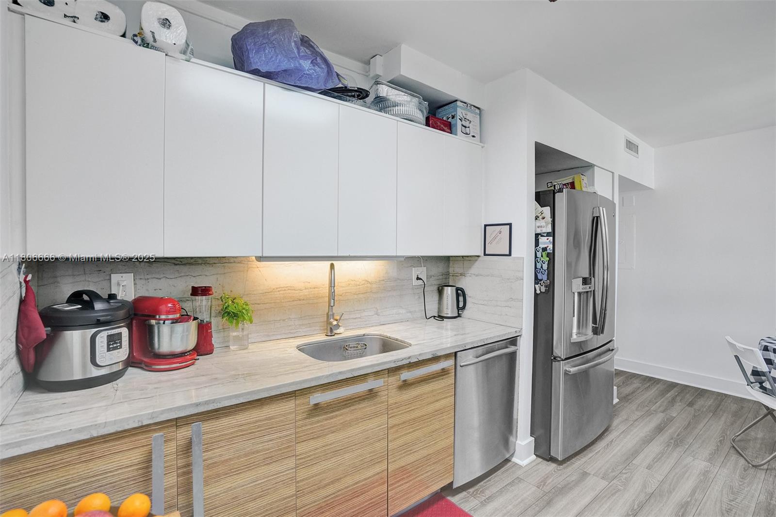 161 Crandon Blvd # 325