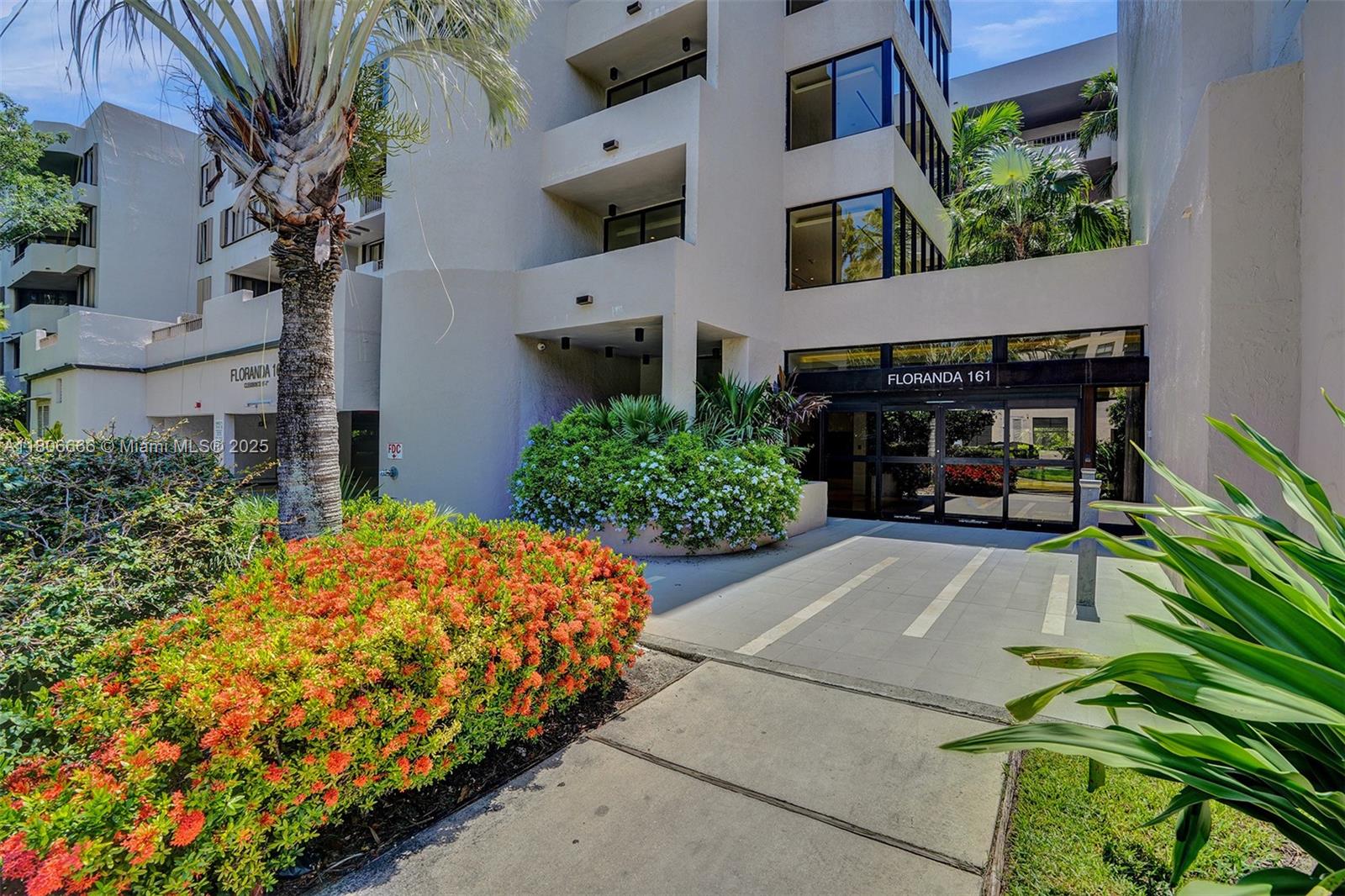 161 Crandon Blvd # 325