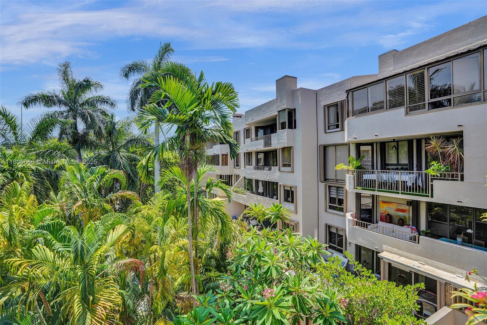 161 Crandon Blvd # 325