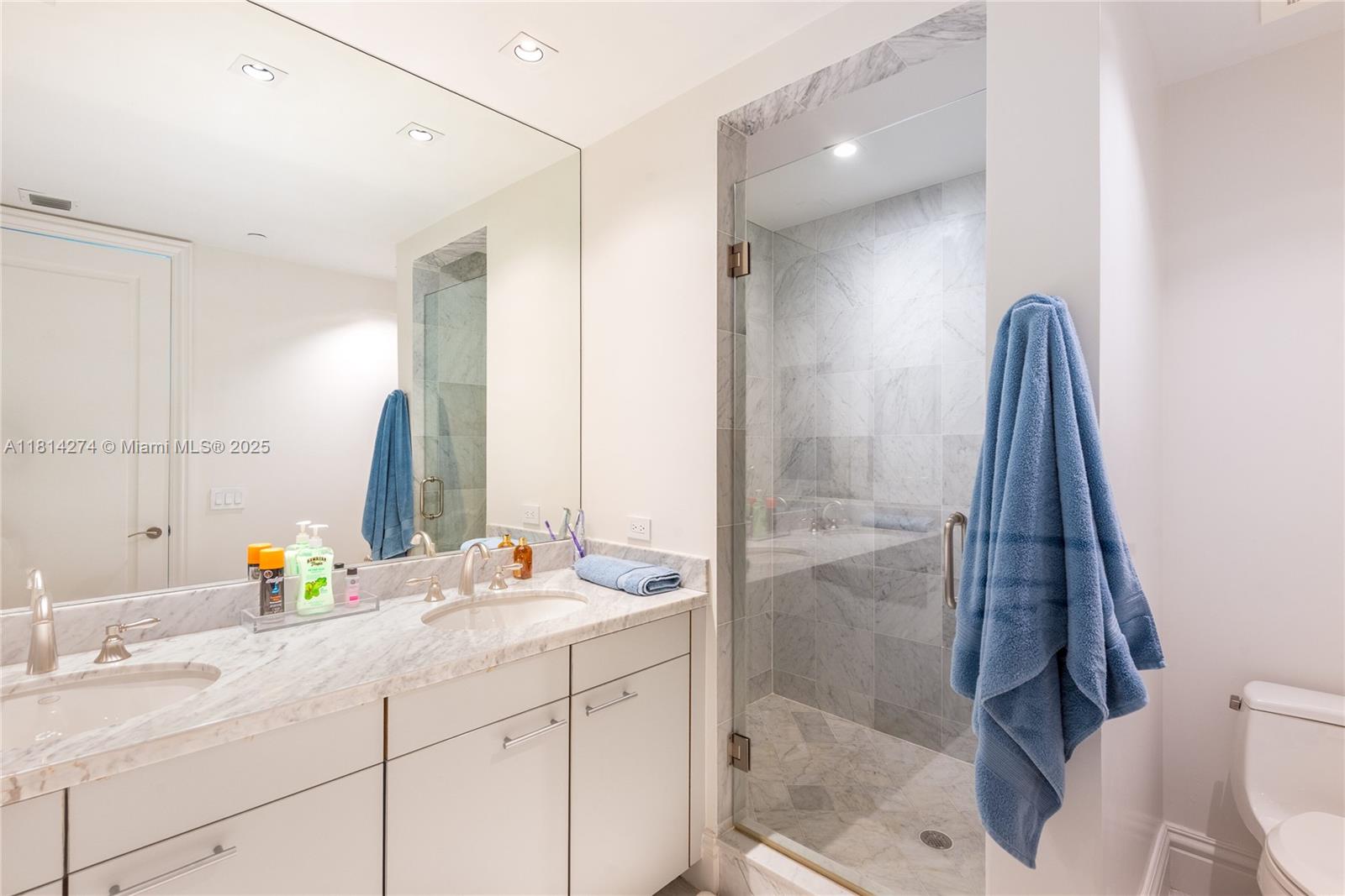 10295 Collins Ave # 2506