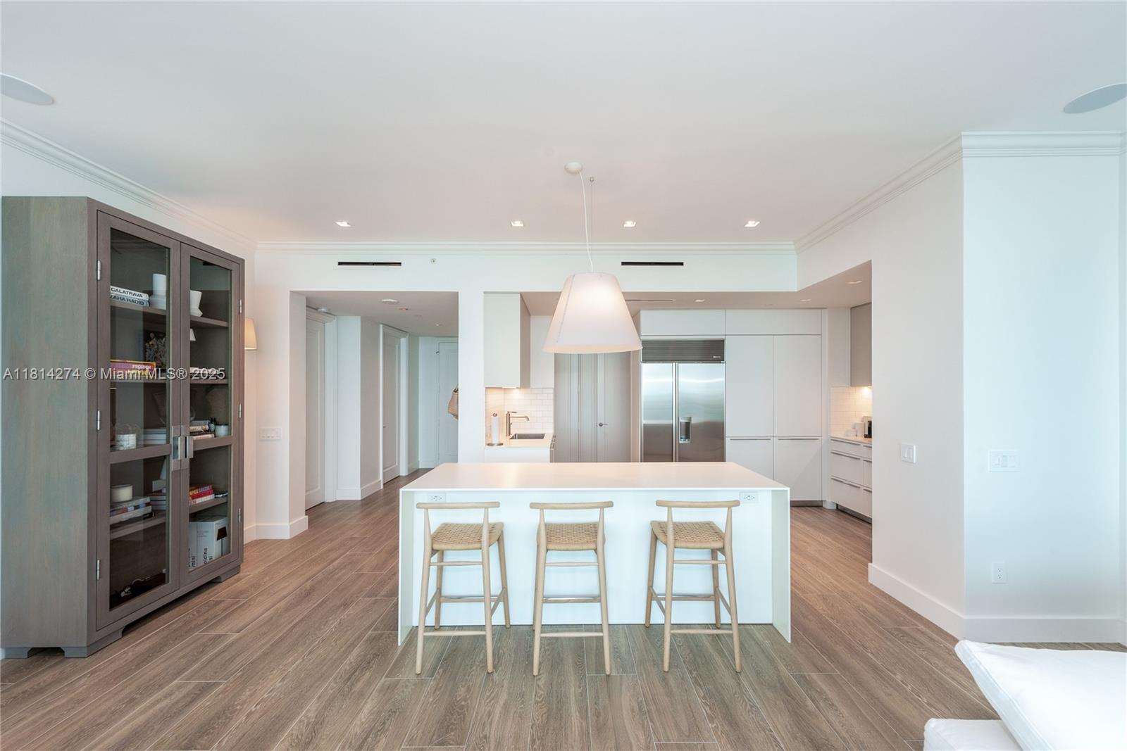 10295 Collins Ave # 2506