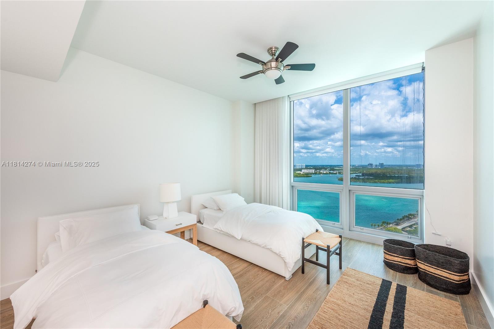 10295 Collins Ave # 2506