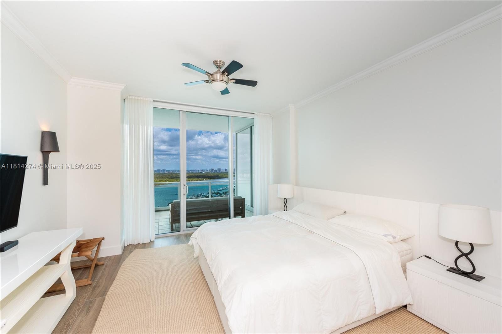 10295 Collins Ave # 2506