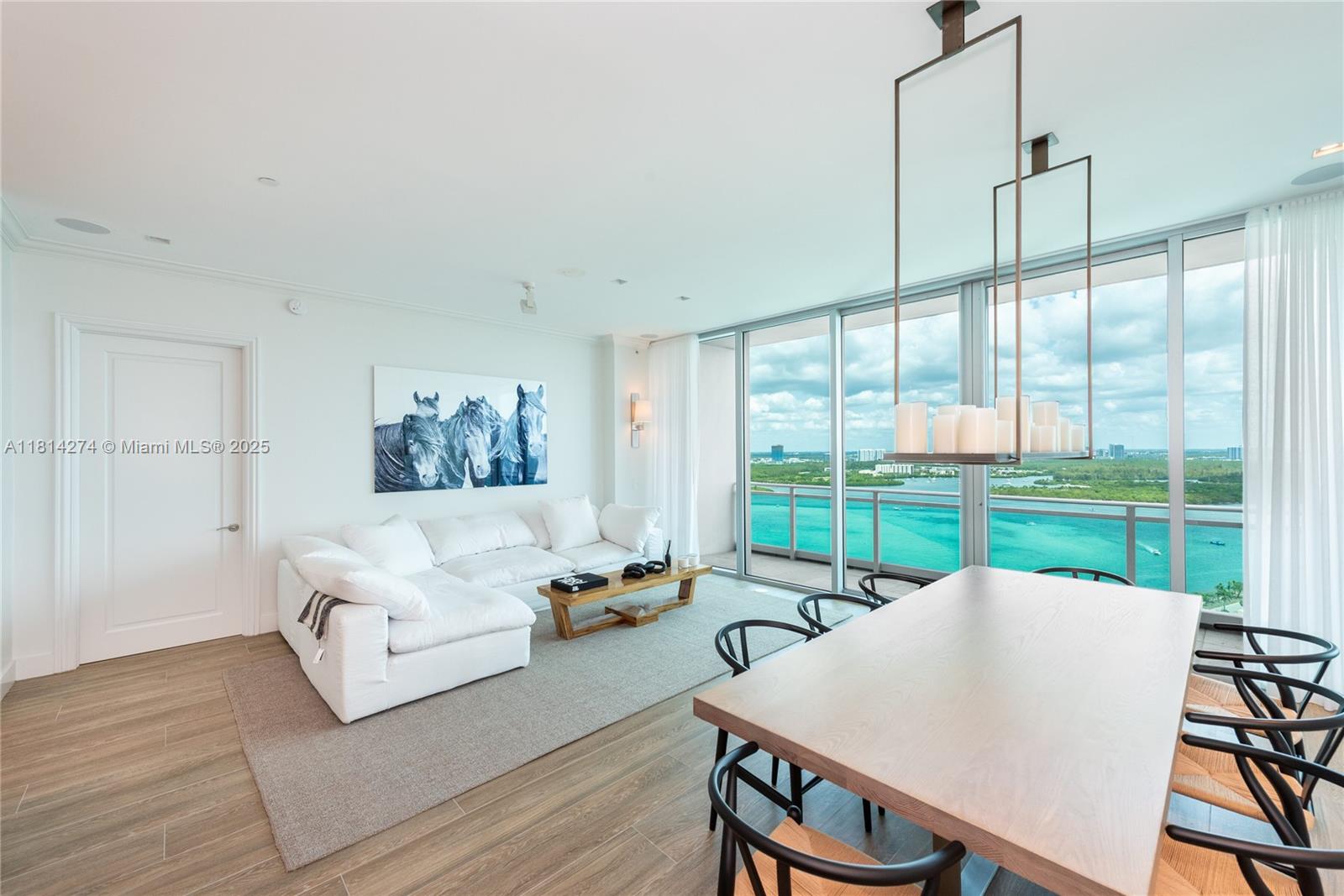 10295 Collins Ave # 2506