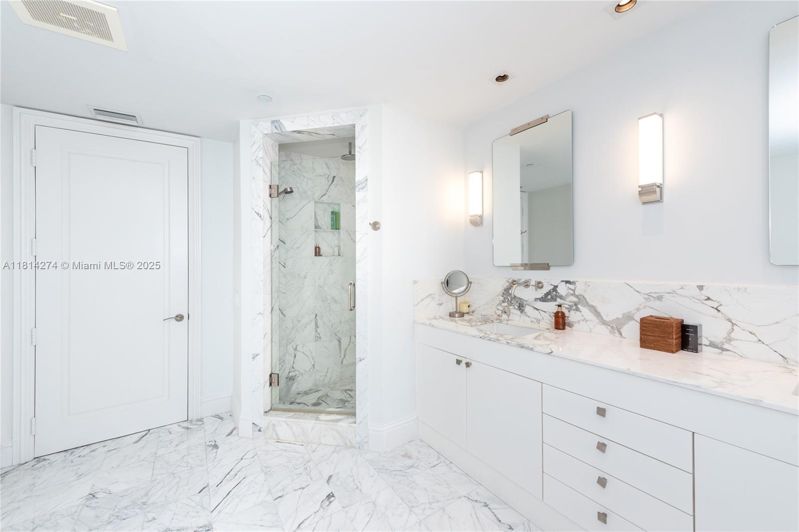 10295 Collins Ave # 2506