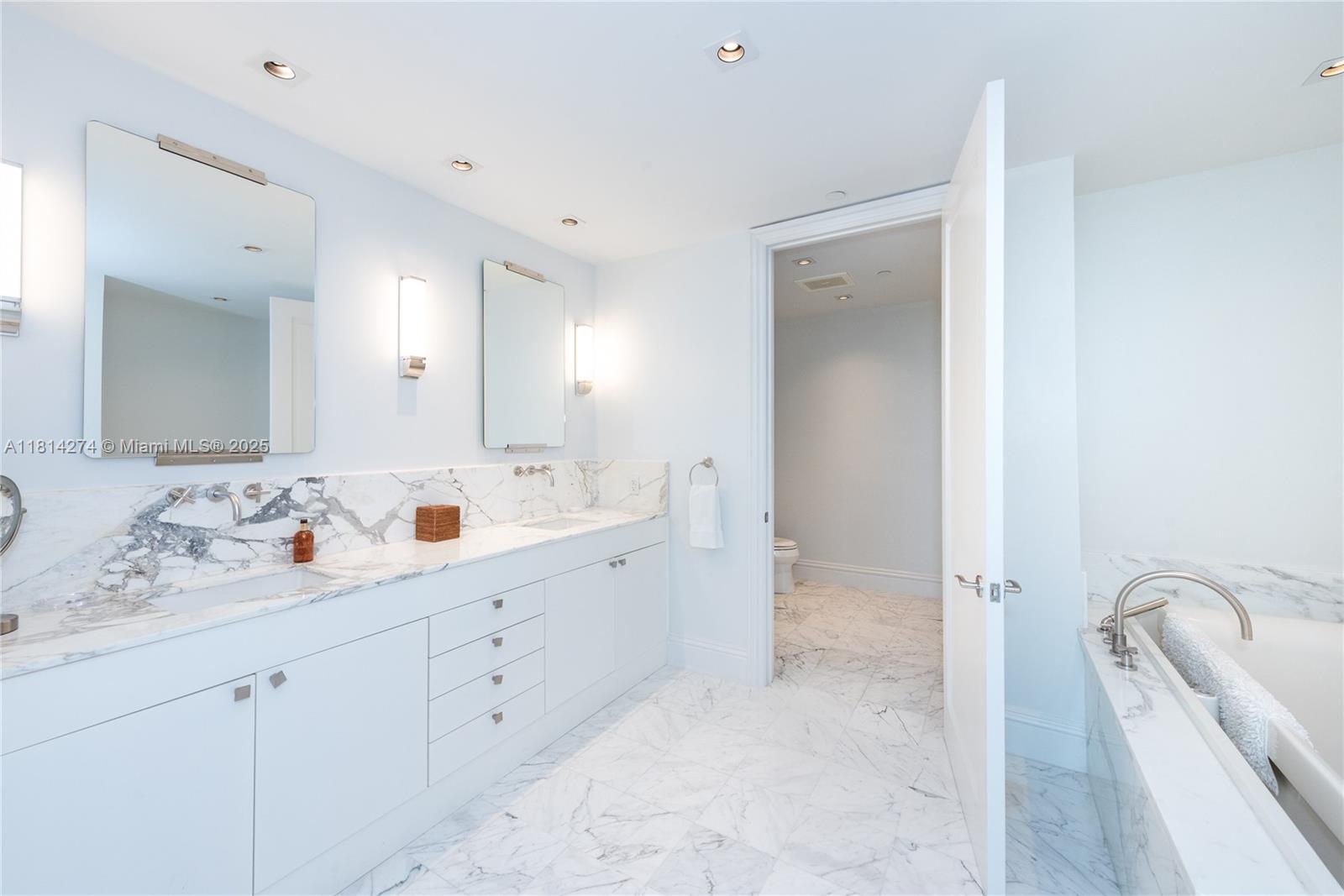 10295 Collins Ave # 2506