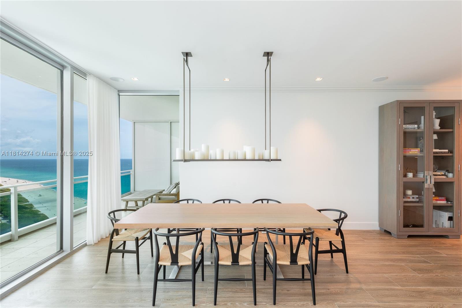 10295 Collins Ave # 2506