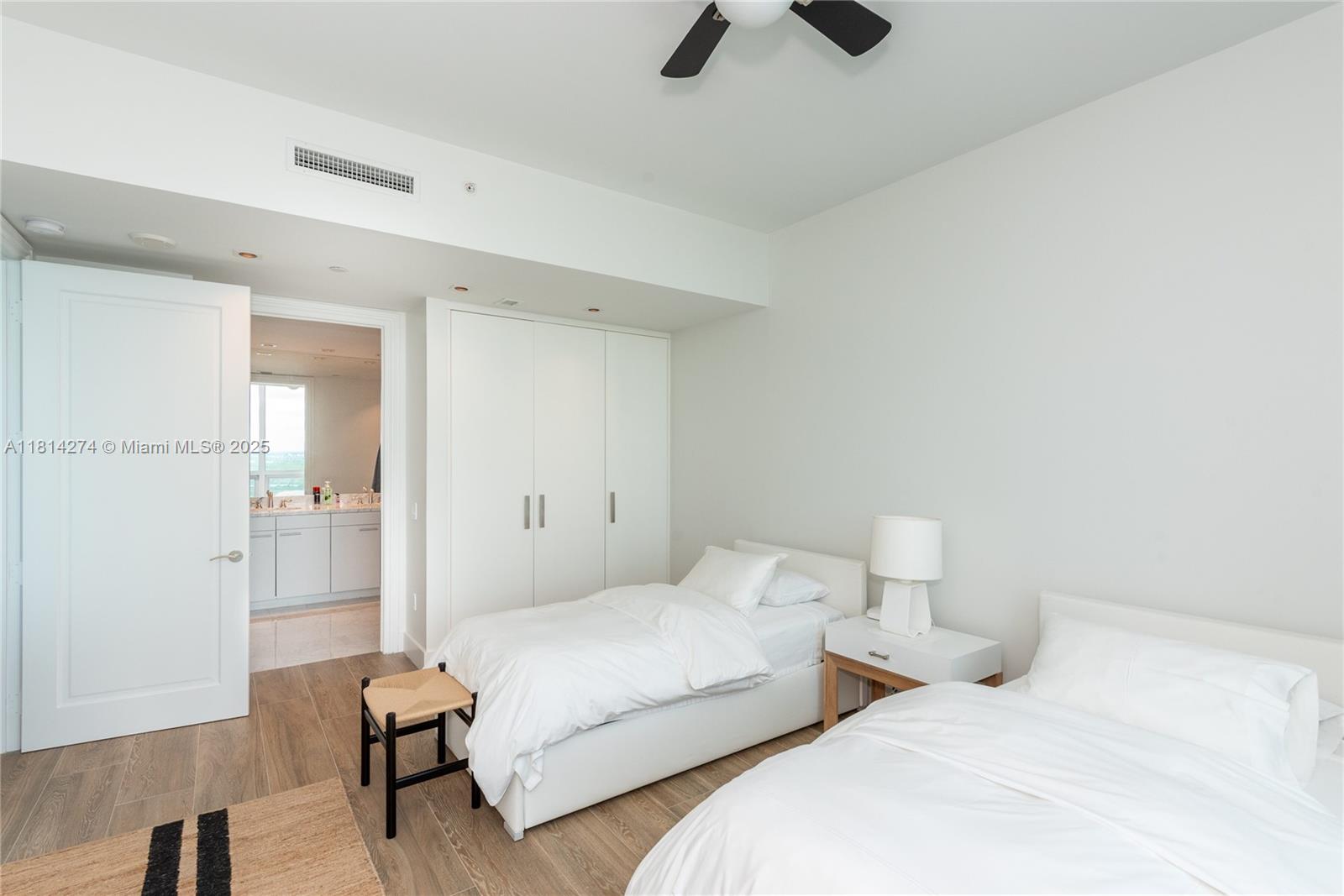 10295 Collins Ave # 2506