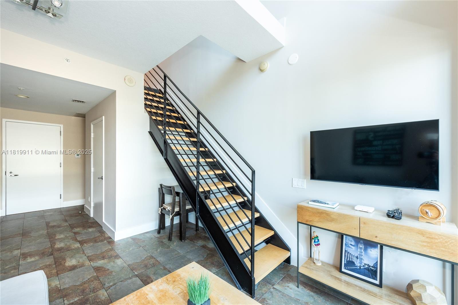 60 SW 13th St # 4808