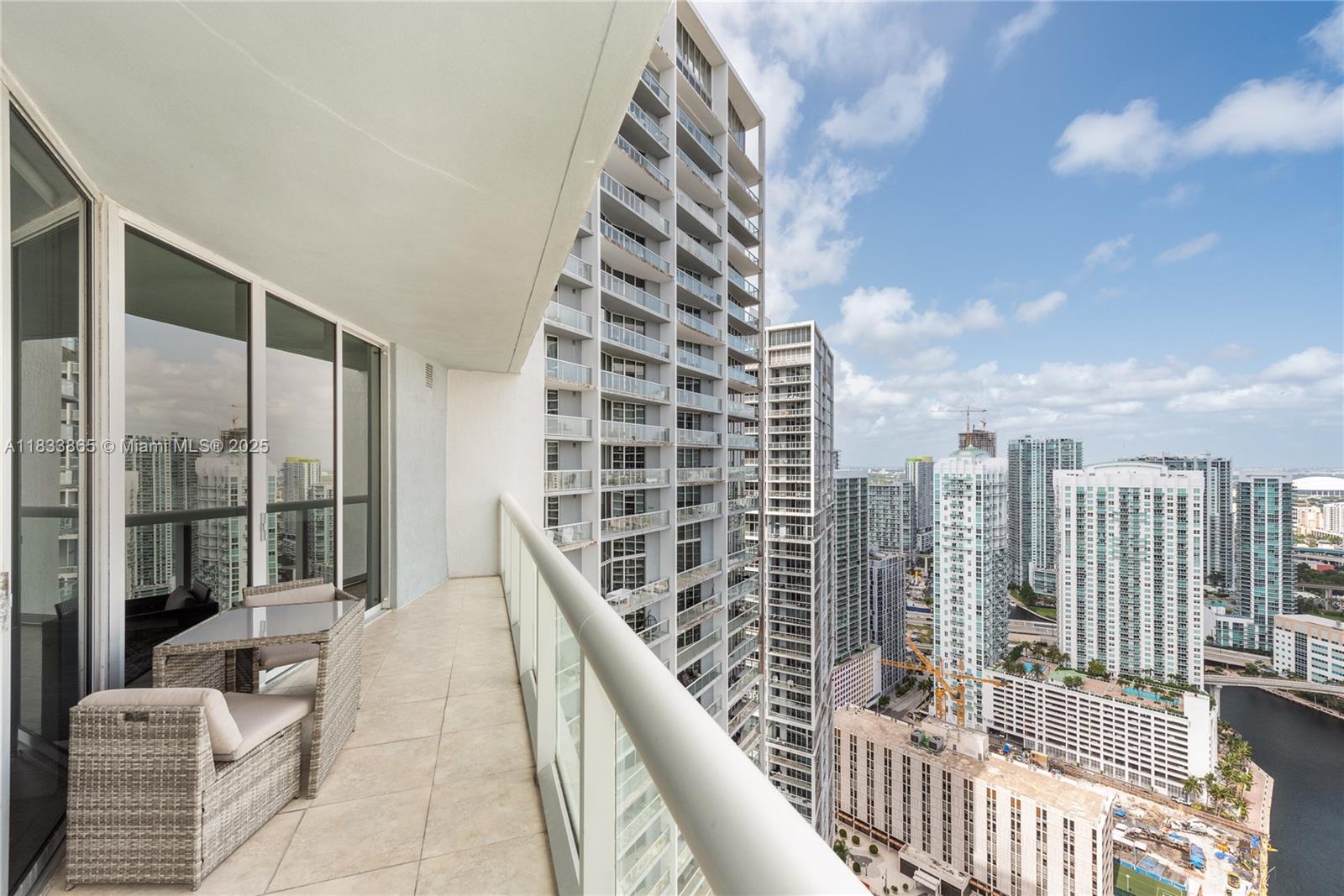 465 Brickell Ave # 4304