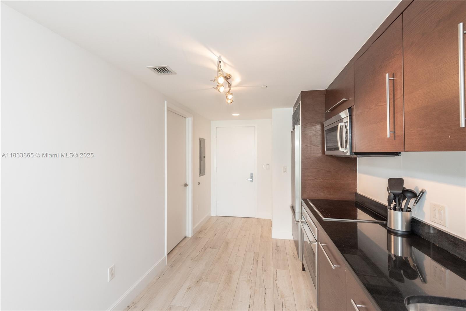 465 Brickell Ave # 4304