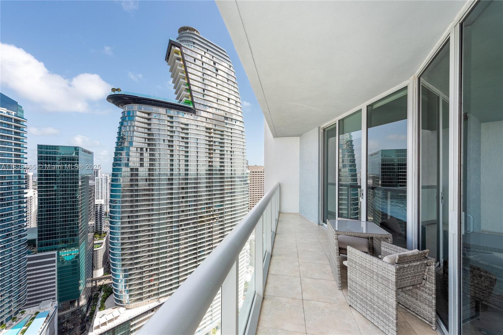 465 Brickell Ave # 4304