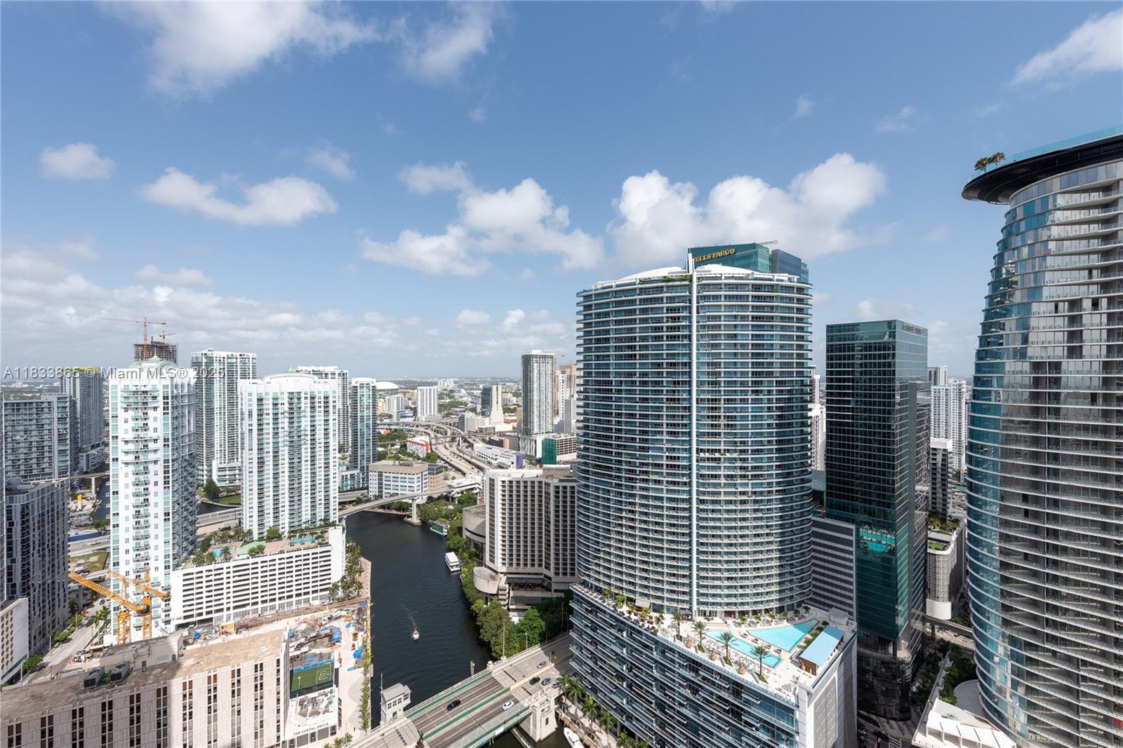 465 Brickell Ave # 4304