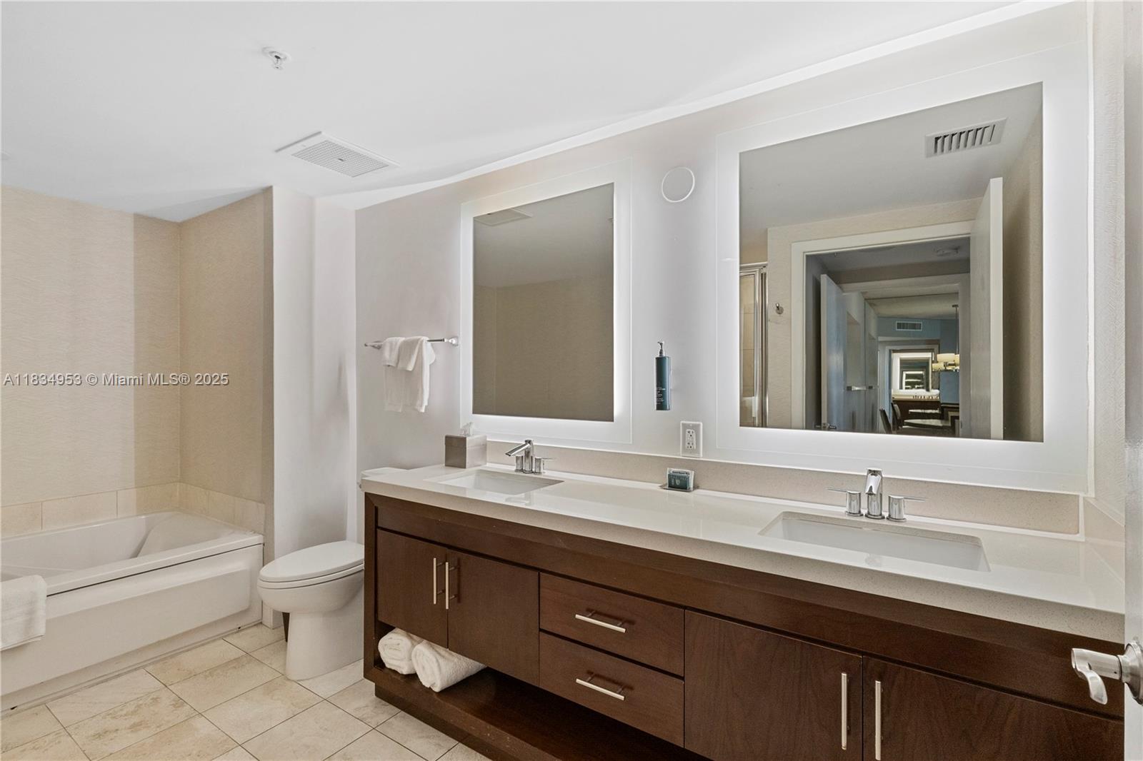 17375 Collins Ave # 1004