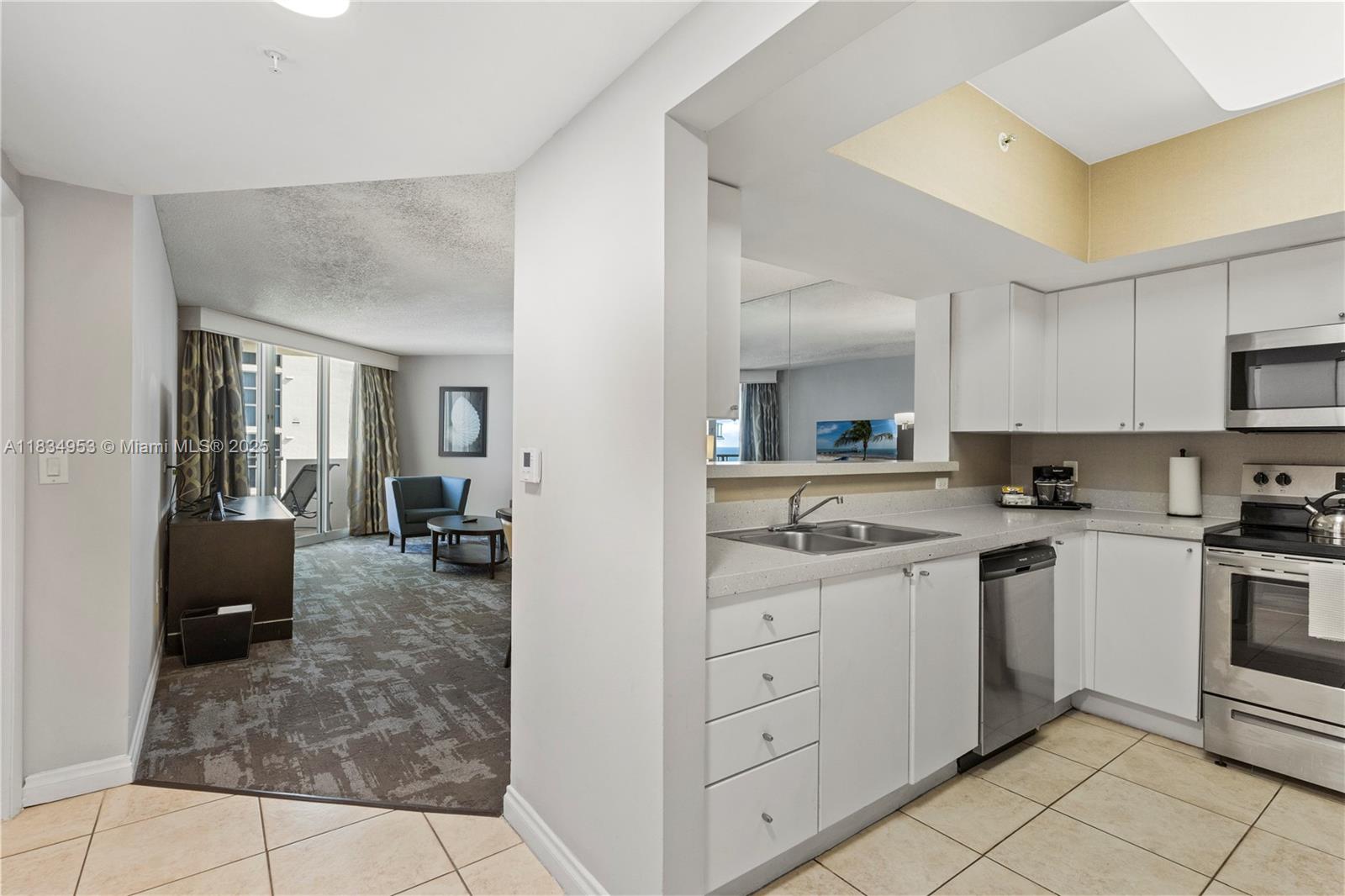 17375 Collins Ave # 1004