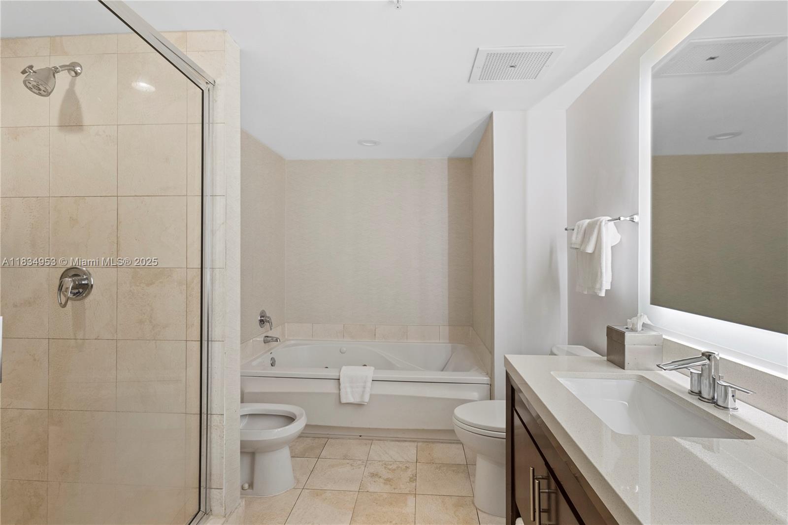 17375 Collins Ave # 1004