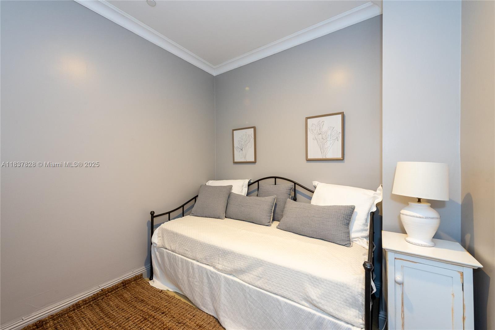 9601 Collins Ave # 505