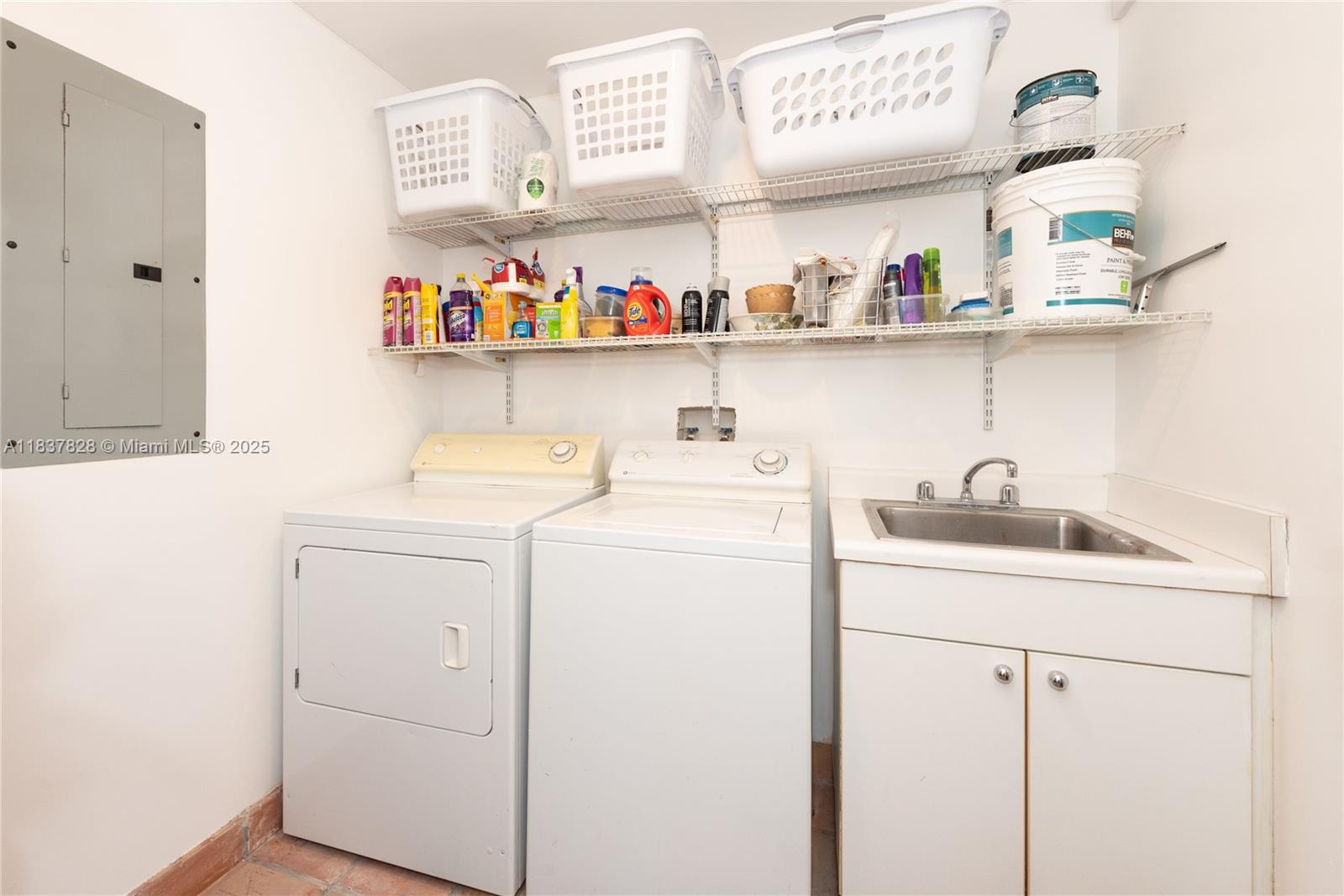 9601 Collins Ave # 505