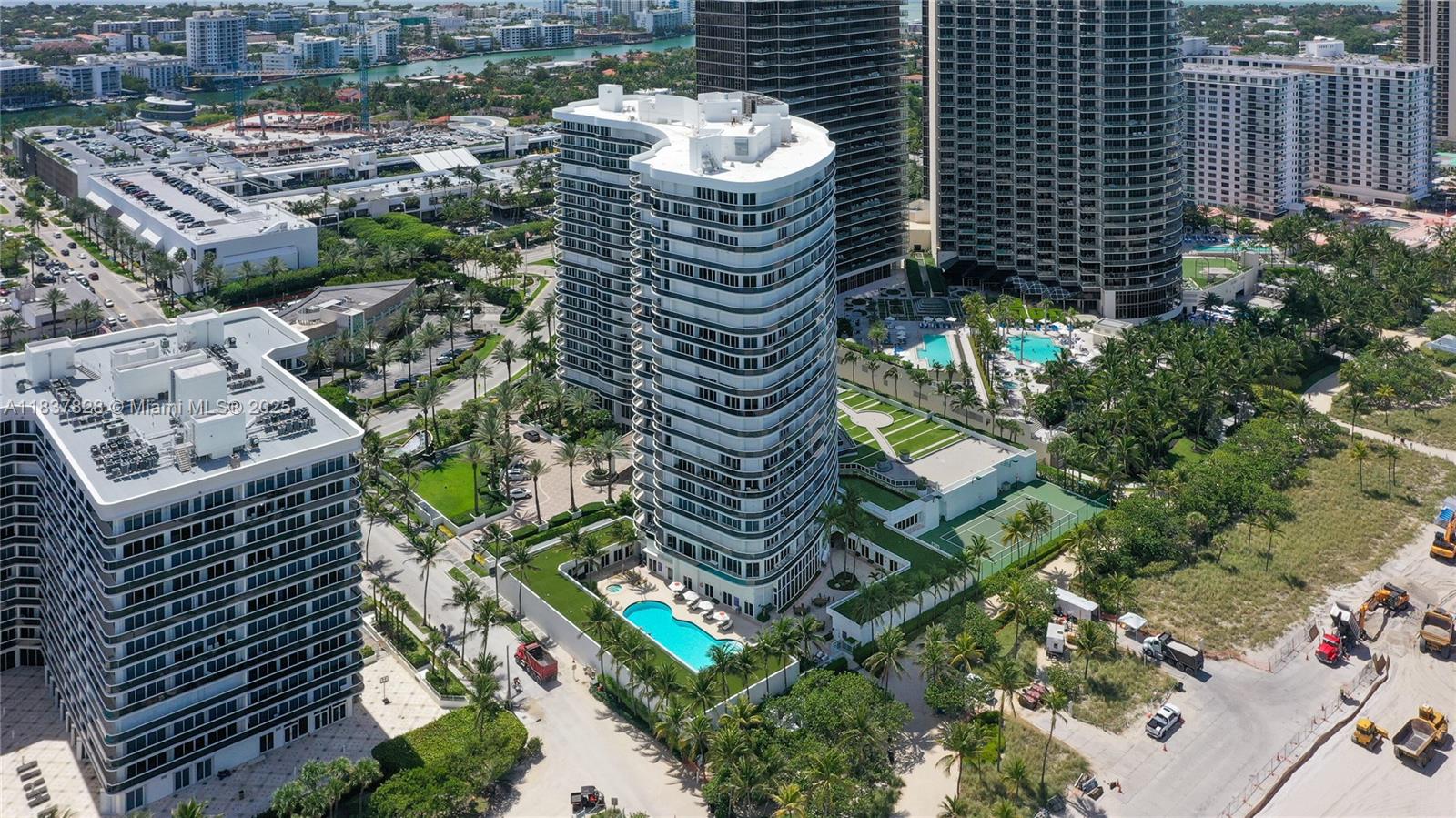 9601 Collins Ave # 505