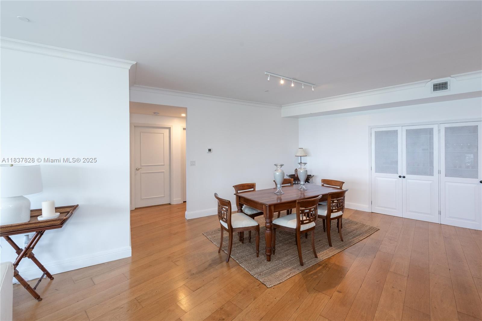 9601 Collins Ave # 505